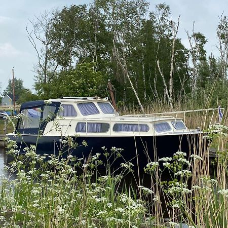 Boat Allemansfreon - Kamperen Op Het Water - Niet Om Mee Te Varen - Read Host Profile-Lees Hostprofiel Jutrijp 外观 照片