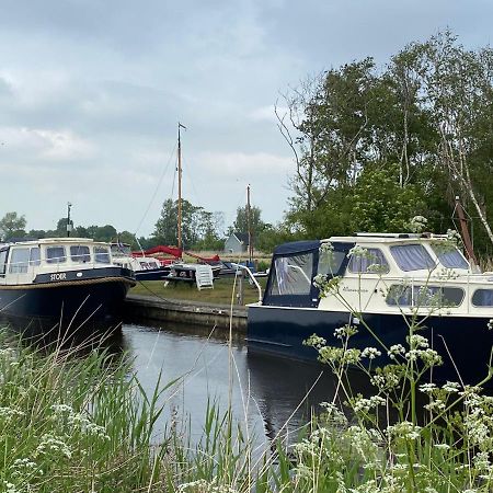 Boat Allemansfreon - Kamperen Op Het Water - Niet Om Mee Te Varen - Read Host Profile-Lees Hostprofiel Jutrijp 外观 照片
