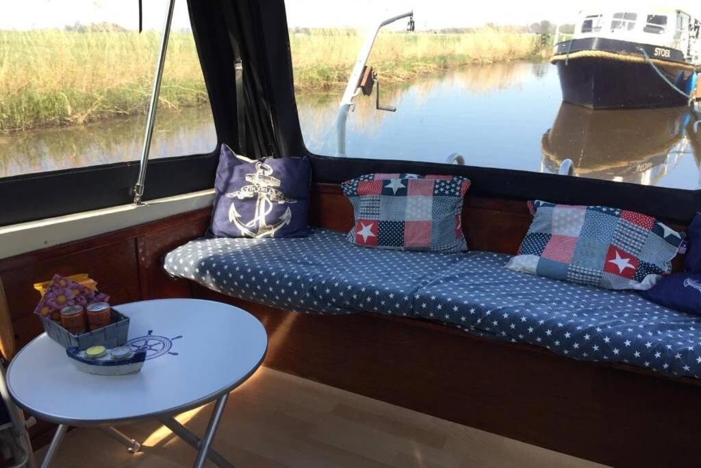 Boat Allemansfreon - Kamperen Op Het Water - Niet Om Mee Te Varen - Read Host Profile-Lees Hostprofiel Jutrijp 外观 照片