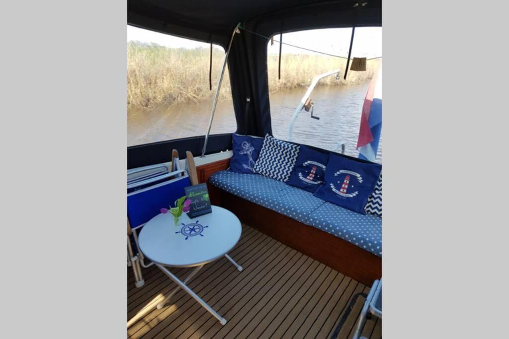 Boat Allemansfreon - Kamperen Op Het Water - Niet Om Mee Te Varen - Read Host Profile-Lees Hostprofiel Jutrijp 外观 照片