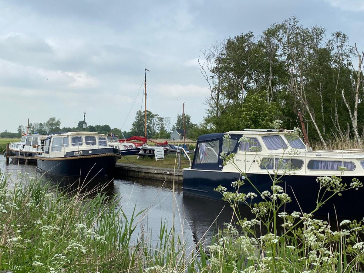 Boat Allemansfreon - Kamperen Op Het Water - Niet Om Mee Te Varen - Read Host Profile-Lees Hostprofiel Jutrijp 外观 照片