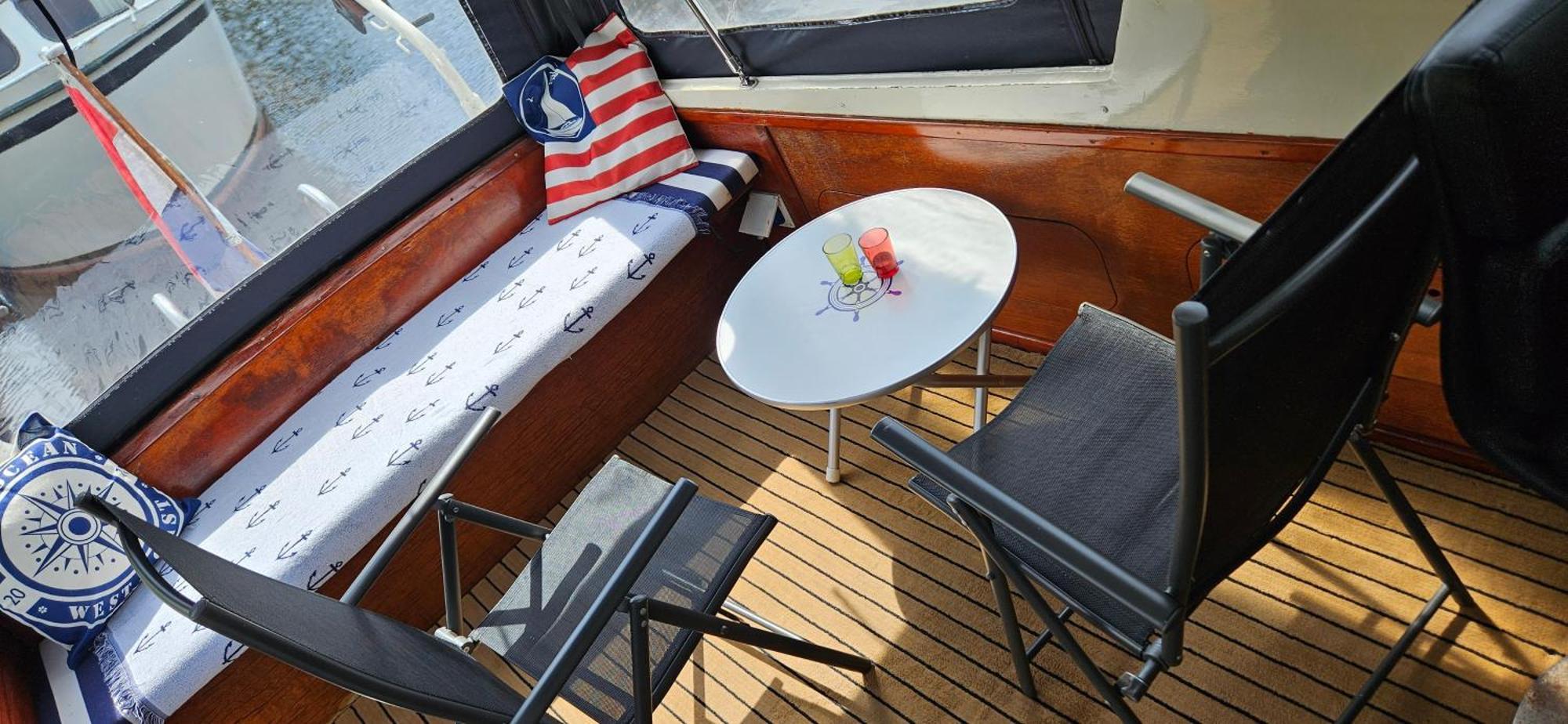 Boat Allemansfreon - Kamperen Op Het Water - Niet Om Mee Te Varen - Read Host Profile-Lees Hostprofiel Jutrijp 外观 照片